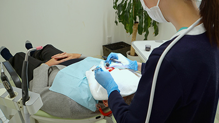 関口歯科診療所の治療風景5